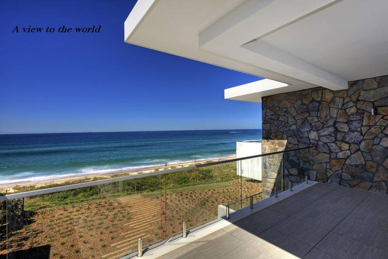 SPECTACULAR OCEANFRONT PENTHOUSE Picture 3