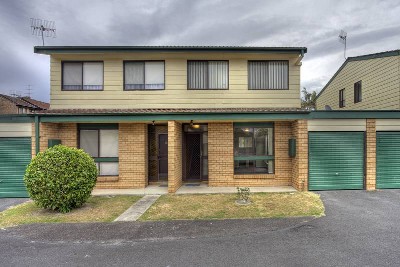 CLOSE TO EVERYTHING Picture CLOSE TO EVERYTHING Picture