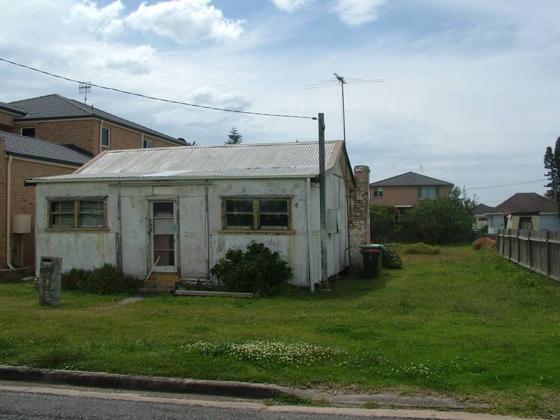 ORIGINAL BEACH SHACK Picture 1