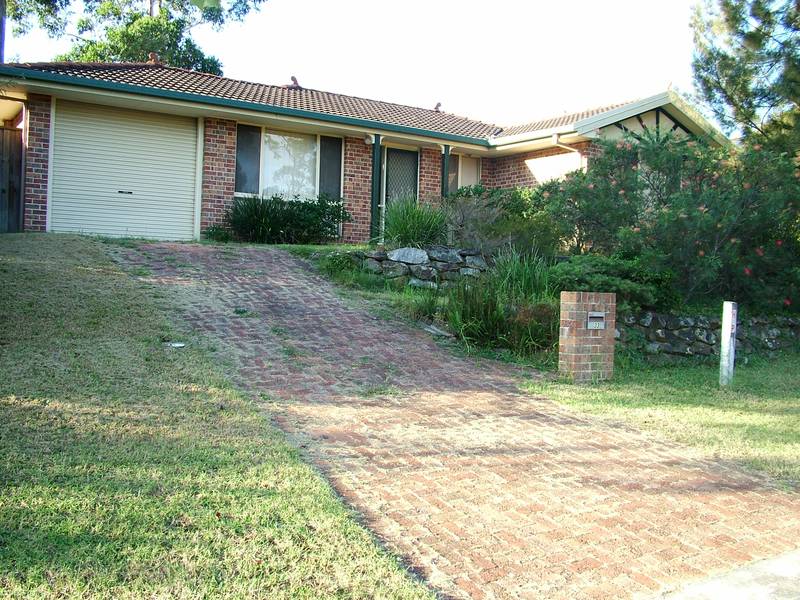 3 BEDROOM HOME Picture 1