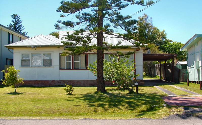 2 BEDROOM HOME Picture 1