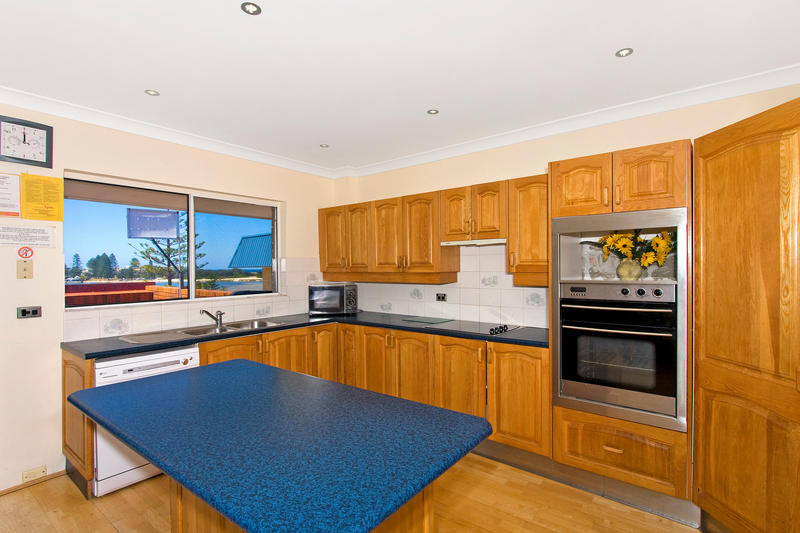 WATER VIEWS FOREVER Picture 2