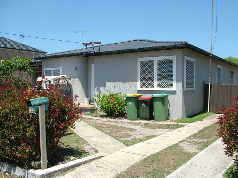 BIG & BOLD WITH POTENTIAL Picture 1