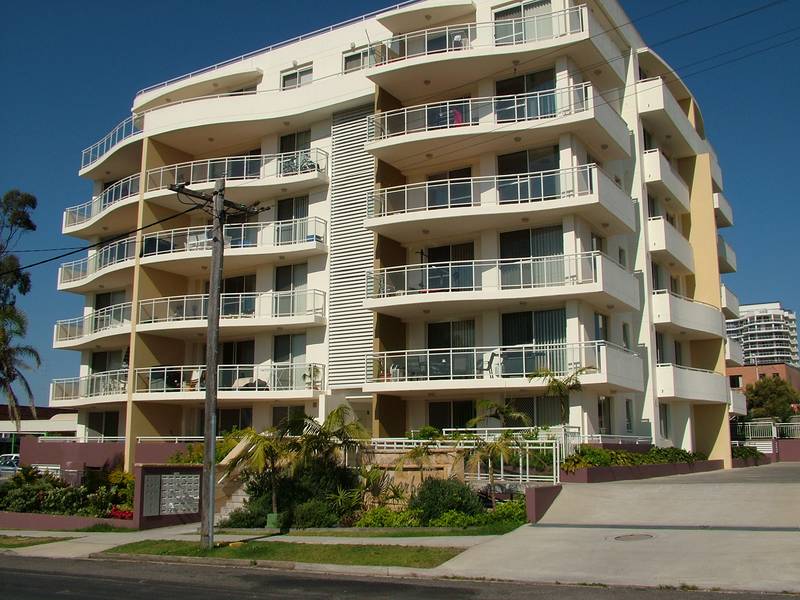 VIEWS, POSITION & PRESENTATION! Picture 1