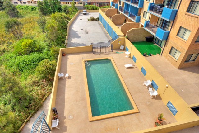 ACROSS THE ROAD FROM THE BEACH Picture 3