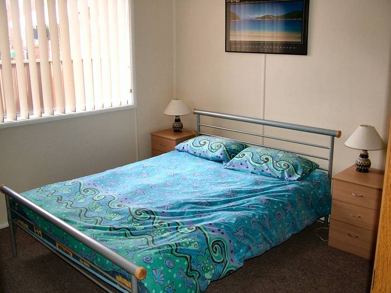 2 BEDROOM UNIT SO CLOSE TO THE BEACH Picture 3