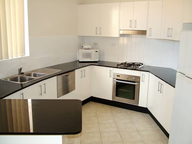 "FULLY FURNISHED" Picture 2