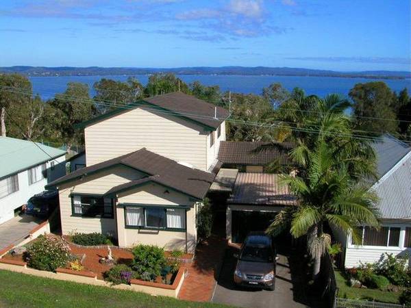 ABSOLUTE WATERFRONT RESERVE Picture 1