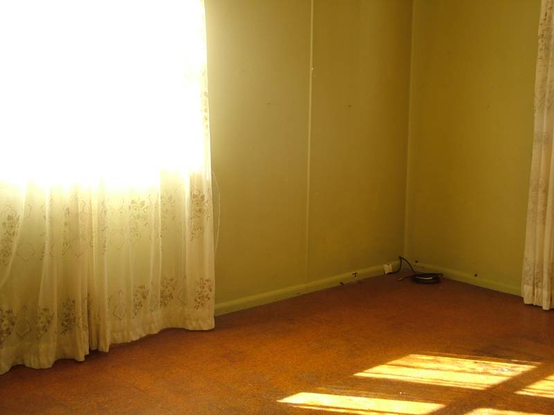 IN THE HEART OF TOWN Picture 2