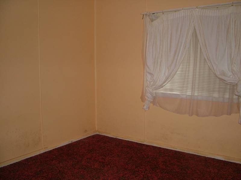 AFFORDABLE 2 BEDROOM HOUSE Picture 2
