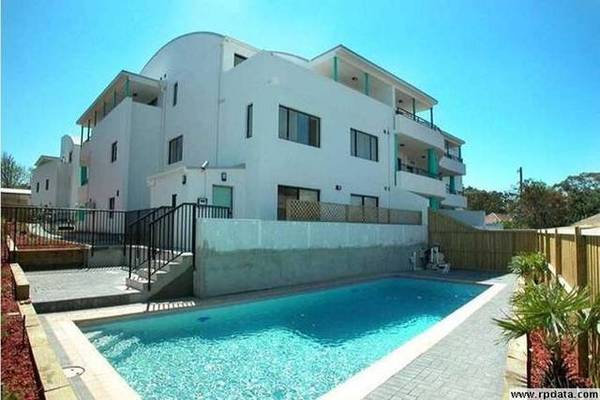 SPACIOUS
2 BEDROOM UNIT Picture 1