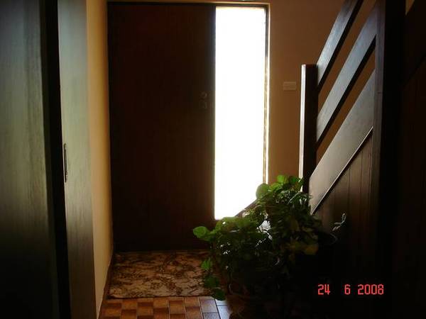 Big 3 Bedroom Family Home with Separate Granny Flat Picture 2