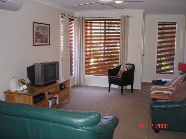 Stunning As New Villa Picture 2