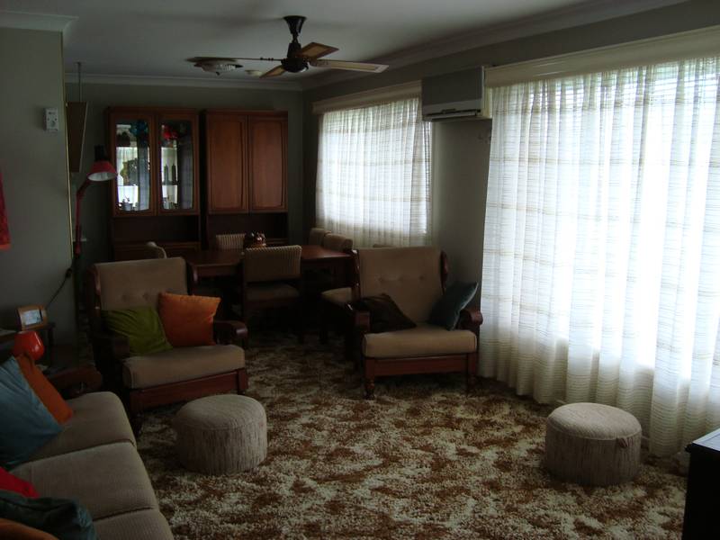 Immaculate 3 Bedroom Home with Double Garage Picture 3