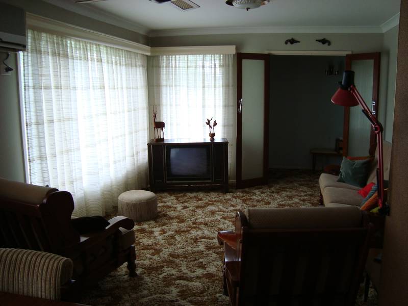 Immaculate 3 Bedroom Home with Double Garage Picture 2