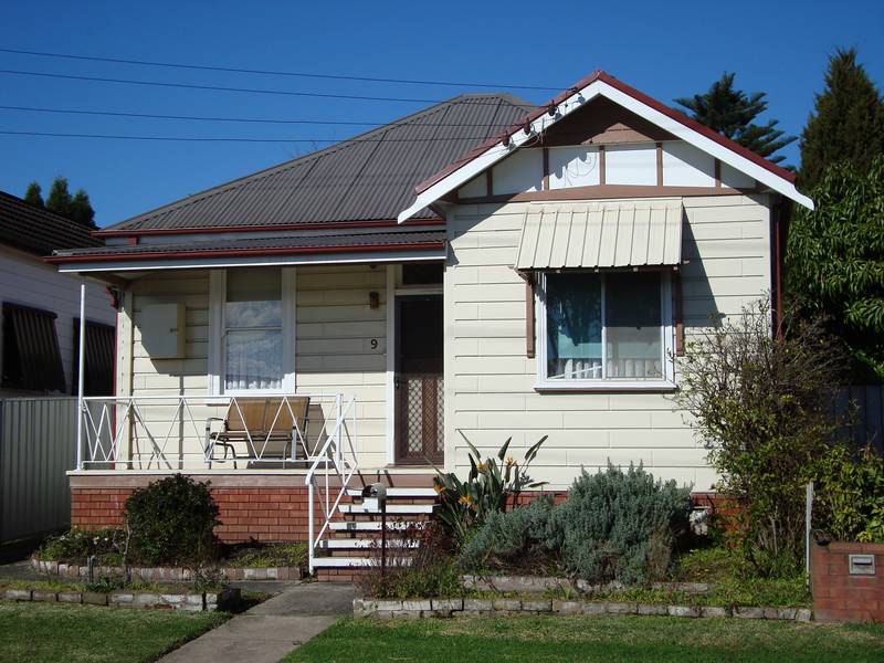 Neat 3 Bedroom Federation Period Home Picture 1