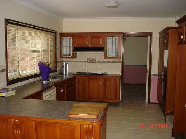 Huge Executive Residence Picture 3