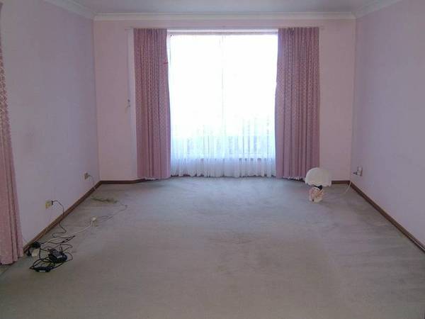 FOR THE LARGER FAMILY!! - RENT BY NEGOTIATION Picture 3
