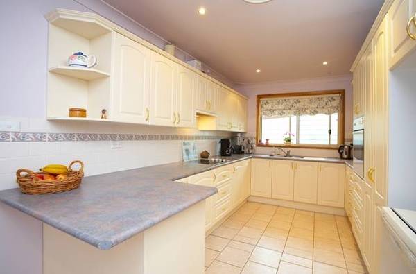 5 beds + study Picture 5 beds + study Picture