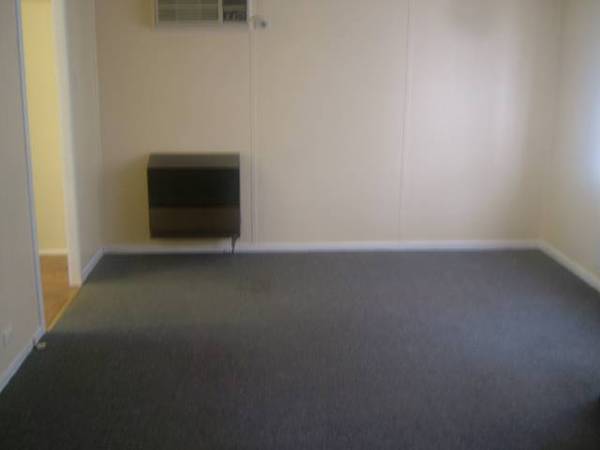 ONLY A SHORT WALK TO TRAINS & HOSPITAL!! Picture