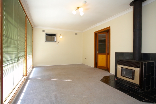 Perfect Location Picture 3