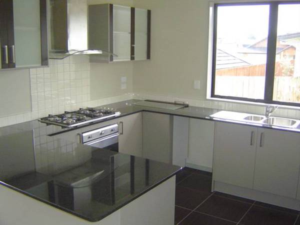 MANUREWA GARDENS Picture 2