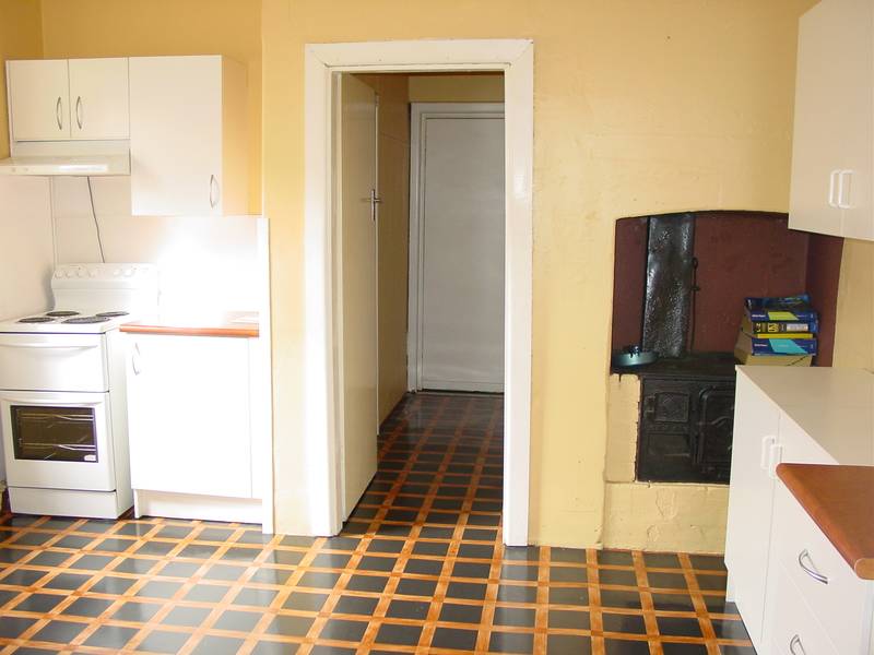 2 BEDROOM SEMI - NEW LISTING! Picture