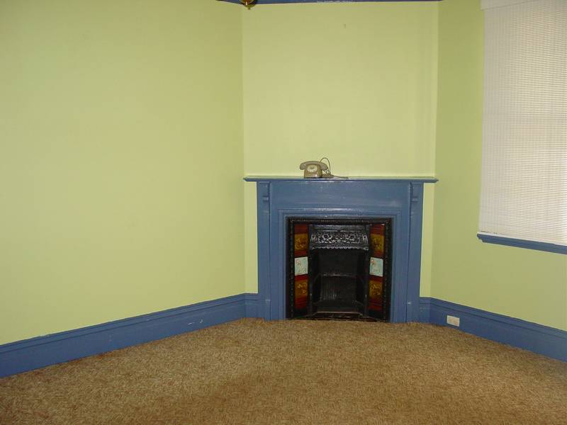 2 BEDROOM SEMI - NEW LISTING! Picture