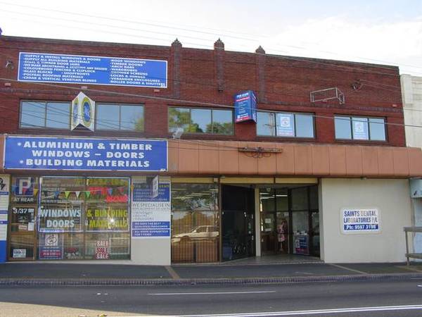 Prominent Shop Front plus Workshop! Picture 1