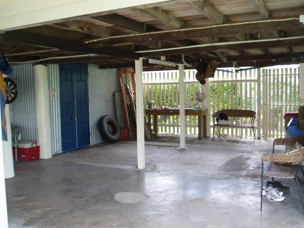 MAGNIFICENTLY RESTORED 1927 QUEENSLANDER Picture 2