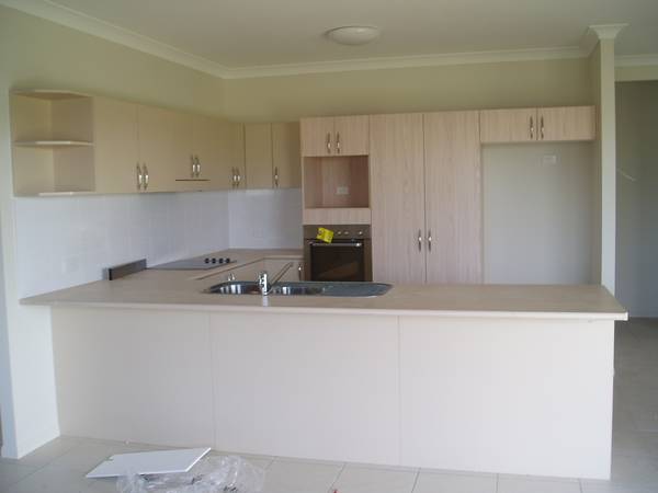 BRAND NEW HOME ON LARGE BLOCK Picture 2