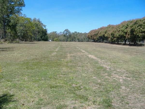 ACREAGE CLOSE TO TOWN Picture 1