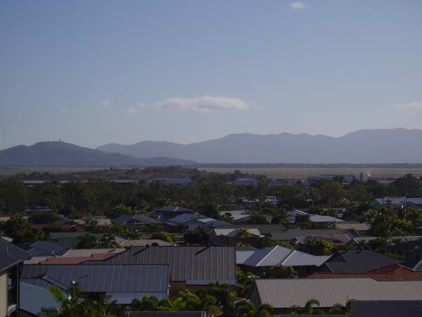 VACANT BLOCK WITH VIEWS TO MAGNETIC ISLAND Picture 2