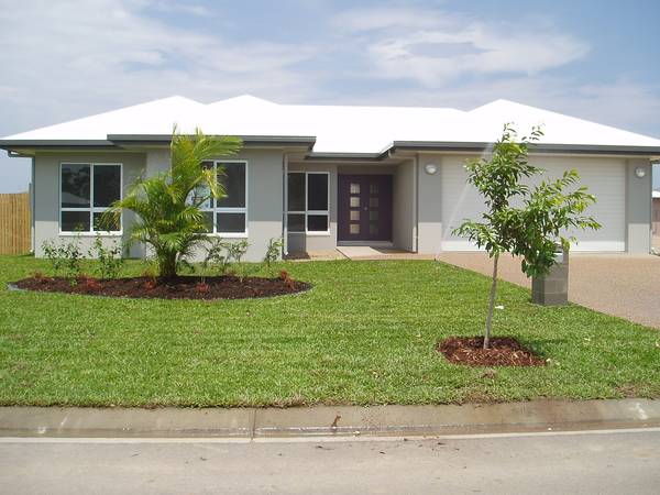 BRAND NEW JUST INSTRUCTED TO SUBMIT ALL OFFERS MUST BE SOLD NOW Picture 1