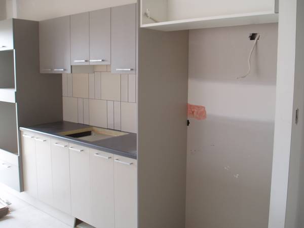 BRAND NEW,CORNER BLOCK Picture 3