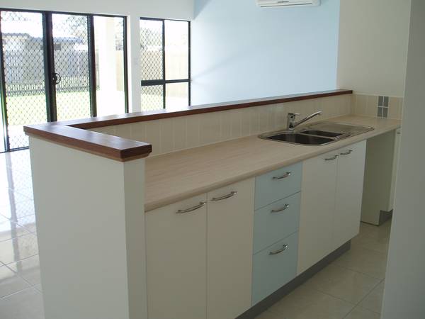 BRAND NEW, CORNER BLOCK Picture 3