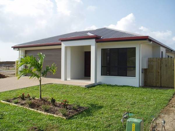 BRAND NEW, EASY CARE BLOCK Picture 1