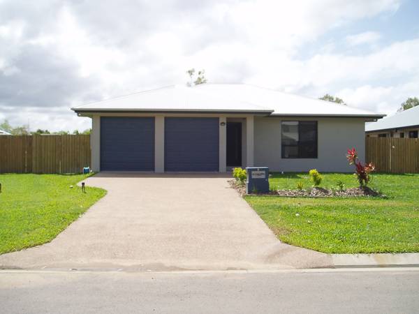 ONLY 5 MTHS YOUNG, $395K, OWNER HAS SLASHED PRICE TO $365K THIS IS ONE OF THOSE BARGAIN BUYS & WILL DISAPPEAR VERY QUICK Picture 2