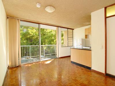 Light & Airy Sudio Apartment Picture