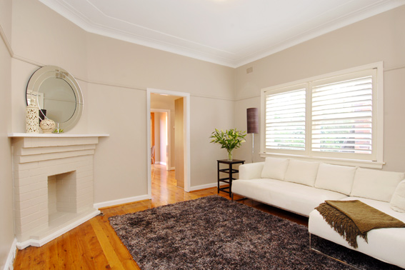 Stylish Beachside Semi Picture 1