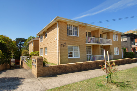 Renovated parkside apartment with LUG Picture 2