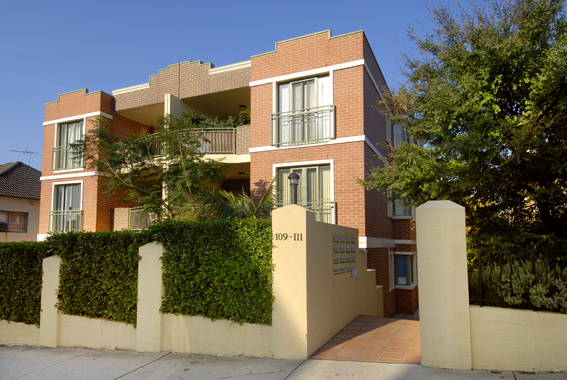 Modern Garden Apartment Picture 1