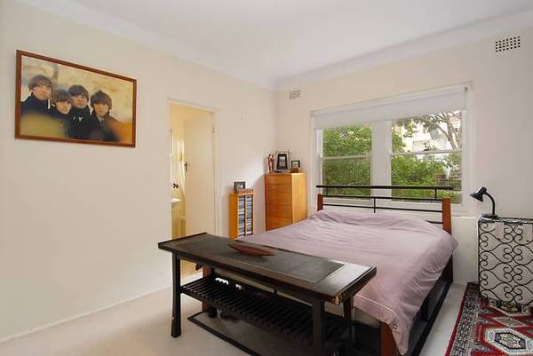 Tranquil Boutique Beachside Apartment Picture 2
