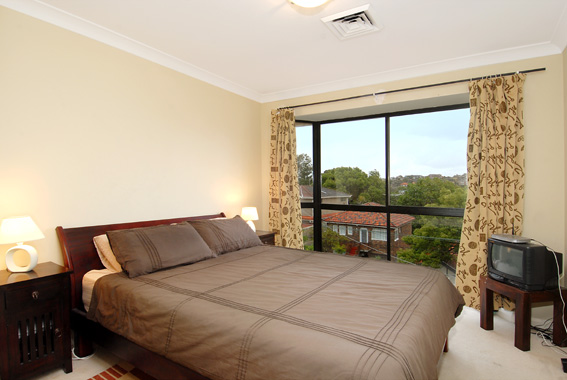 PRIVATE TOWNHOUSE WITH HUGE COURTYARD Picture PRIVATE TOWNHOUSE WITH HUGE COURTYARD Picture