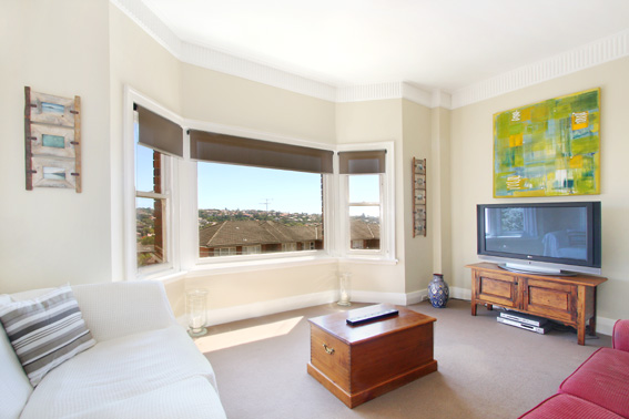 Pet Friendly Apartment with Ocean Views Picture 1