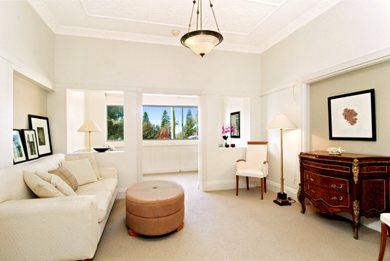 Newly Renovated Period Apartment with Ocean Views Picture 1