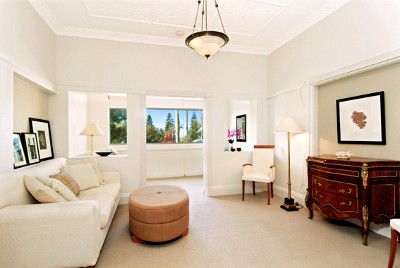 Newly Renovated Period Apartment with Ocean Views Picture