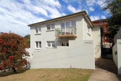 Huge Courtyard - block of 4 Picture