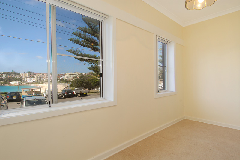 Oceanfront with Huge Potential Picture 2