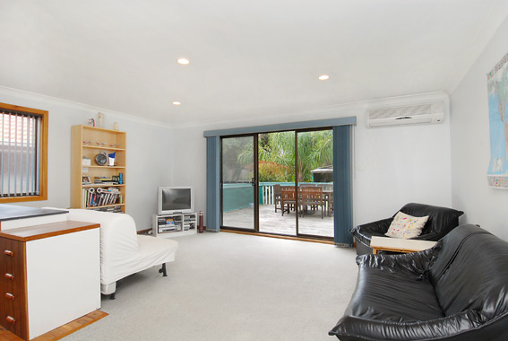 Large Semi With Studio Picture 3